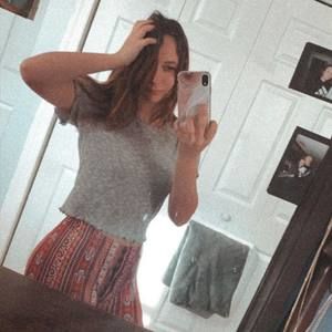 Meet your Posher, Carrie